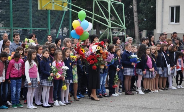 204 са първолаците в Разложко 