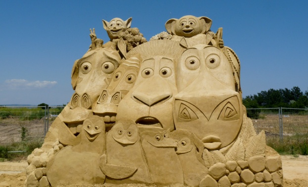 Фестивалът на пясъчните скулптури с променено работно време  