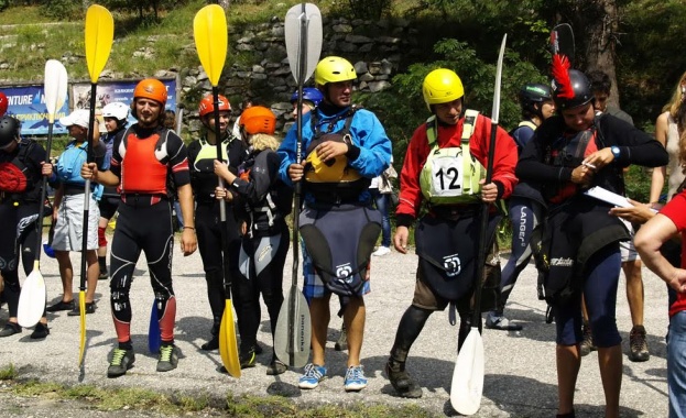 Фенове на гребните спортове в бързи води се събират на събор в Кресненско дефиле