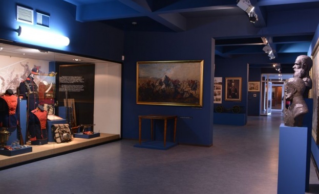 С нова изложба и тематичен тур националният военноисторически музей отбелязва деня на независимостта