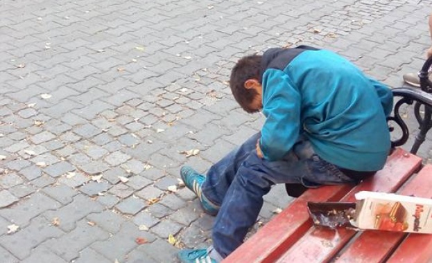 Къде се помага на деца със зависимости в България? Никъде!