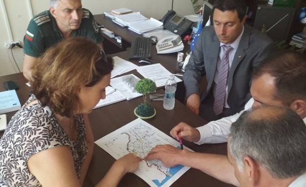 Бъчварова провери как работят полицаите по морската граница