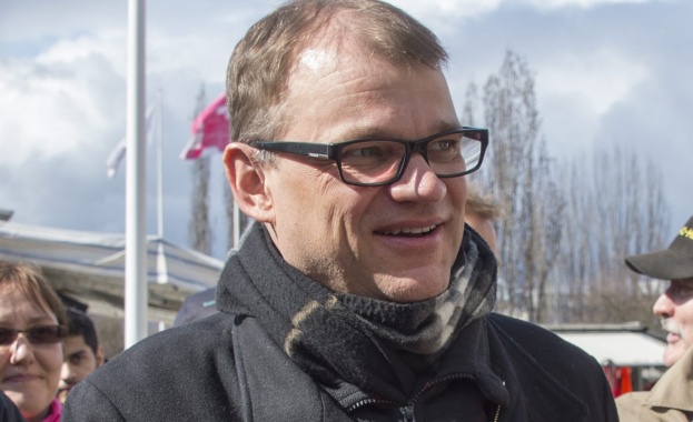 Премиерът на Финландия отваря дома си за бежанци