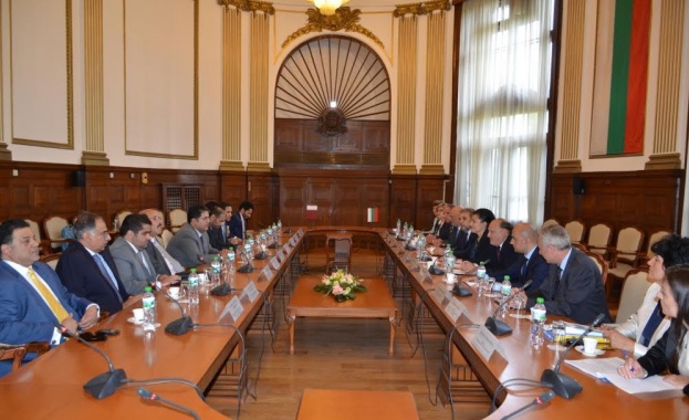 Зареждаме Катар с месо 