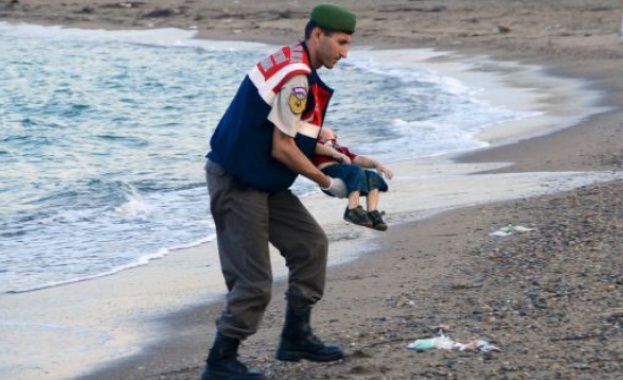 Европа умира, защото лъже себе си