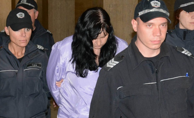 Съдът не пусна на свобода акушерката Емилия Ковачева