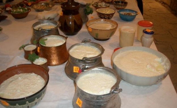 Продължава Фестивалът на киселото мляко – традициите на Родопите в Момчиловци