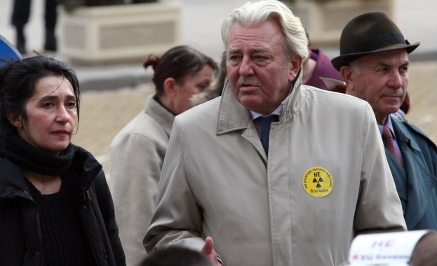 А. Агов: Решението на Борисов да пусне руския самолет е човешко