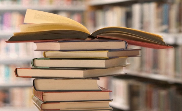 Откриват литературен клуб "Перото"