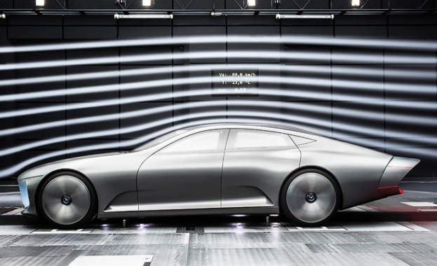 Mercedes-Benz “Concept IAA” - две коли в една
