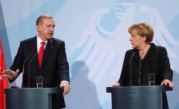 Меркел и Ердоган търсят решениe за Сирия и бежанците
