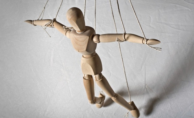 Пациенти с ревматични заболявания: НЗОК ни направи кукли на конци