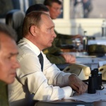 Путин: Ученията „Център-2015“ потвърдиха значителния потенциал на отбранителните предприятия