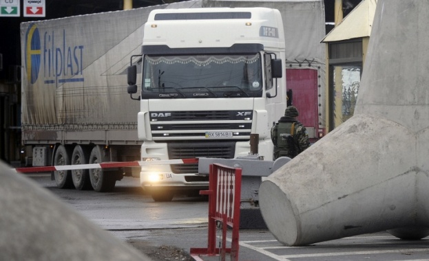 ФСБ: Стоките от Украйна не могат да преминат на нито един от трите пропускателни пункта в Крим