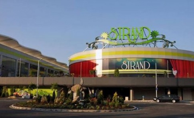 Бургаският мол "Странд" се продава заради дългове