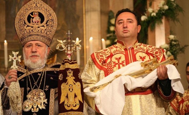 Варненци са допуснати до тайнството на Светото миро в Армения