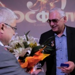 Аплодисменти и цветя за Шахназаров