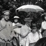 Ексхумираха тленните останки на Николай II и съпругата му