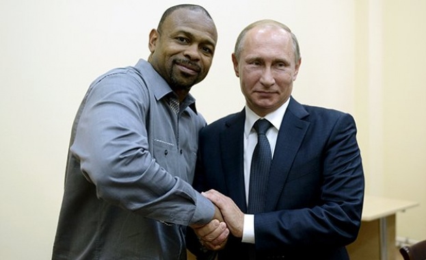 Известният боксьор Рой Джоунс-джуниър получи руски паспорт