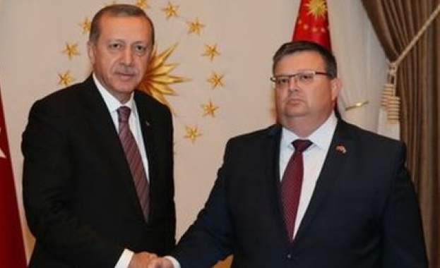 Осман Октай: Ердоган натиснал Цацаров за контрабандните канали от България към Турция