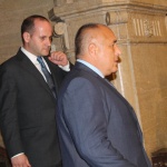 Правилната отбранителна политика е много по-важна от съдбата на един офицер