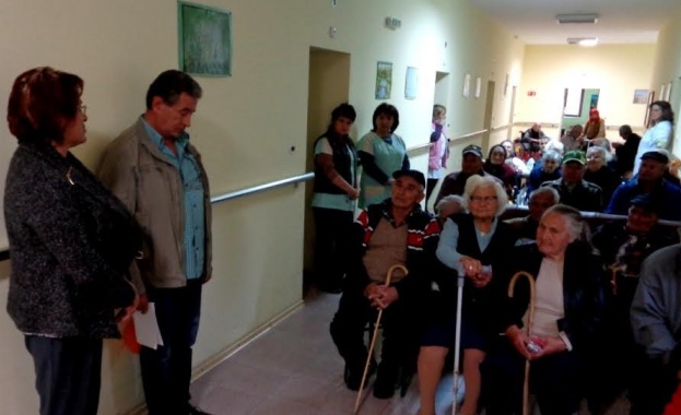 Стефан Сабрутев: Ще тропам по министерски врати, заплатите в Дома във Фатово са унизителни