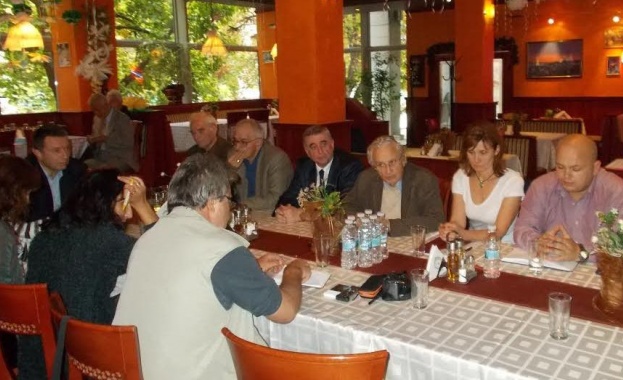 Видни интелектуалци подкрепиха Стоян Парпулов за кмет на Пазарджик