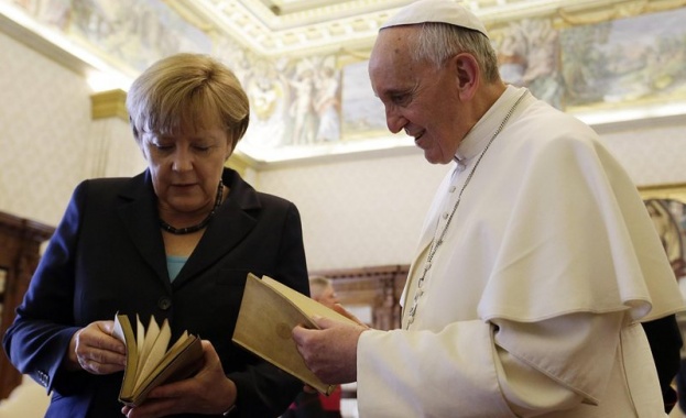Папа Франциск, Меркел, Джон Кери и Мохамед Зариф са сред основните кандидати за Нобела за мир