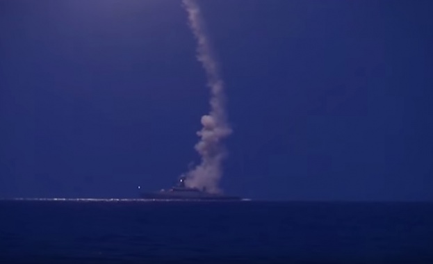 Пуснаха видео от атаката на руските кораби в Сирия