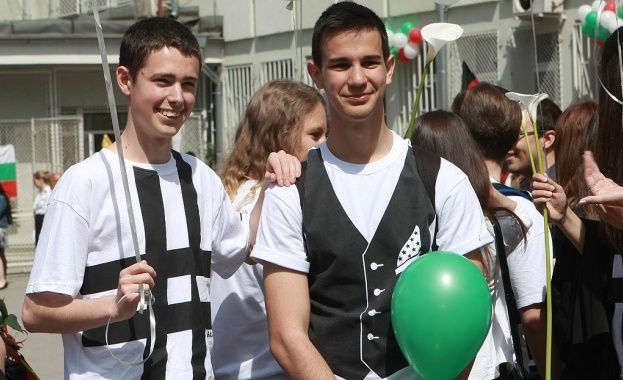 "С тениска на бала" преобърна живота на младо момиче