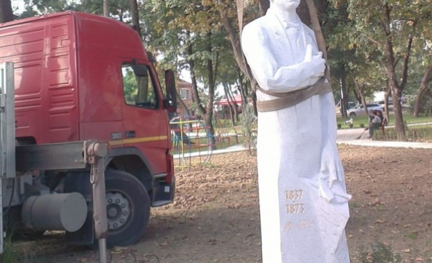 Паметник на Васил Левски ще бъде открит в село Труд