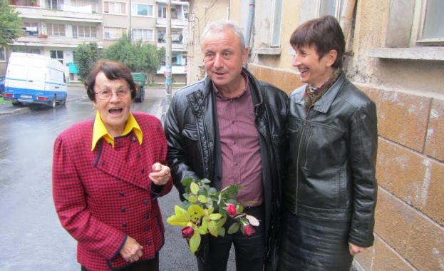 С личната лепта на Казанджиев в Българене ще се строи православен храм С личната лепта на Казанджиев в Българене ще се строи православен храм