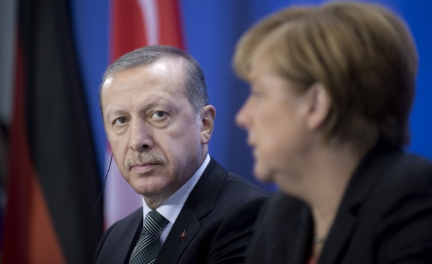 Ангела Меркел е на работно посещение в Турция