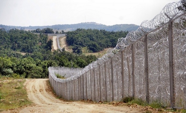 Фронтекс разположи допълнителни сили по границите на България