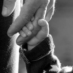 Има три неща, които възрастните могат да научат от децата: да бъдат радостни без повод...