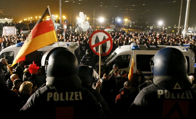 PEGIDA: Меркел да си ходи, жалко, че няма концлагери