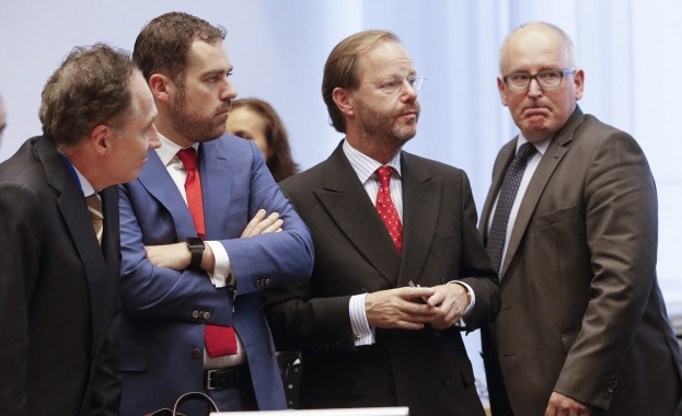 Холандия предупреди бежанците за спартански условия