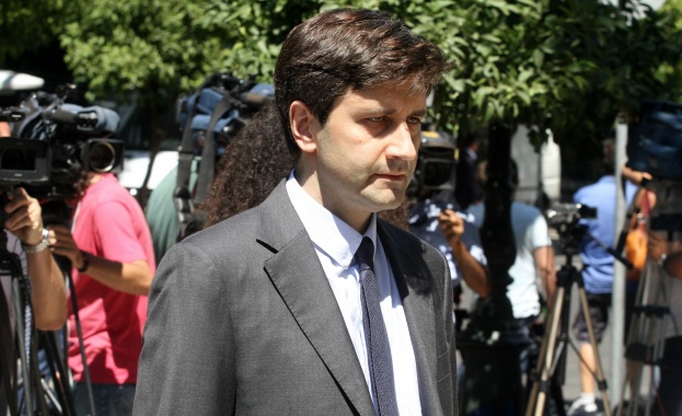 Гърция може да вдигне капиталовия контрол в страната от началото на 2016 г.