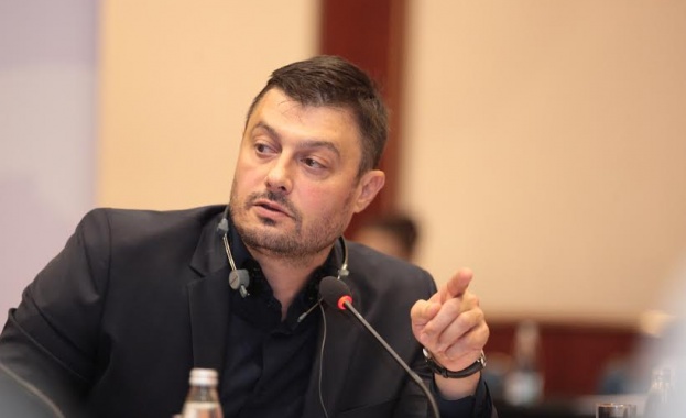 Бареков: Пращат ни 100 000 имигранти, България е пред невиждана хуманитарна катастрофа