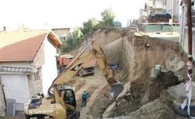 Прокуратурата подхваща община Асеновград за свлачището в Горни Воден