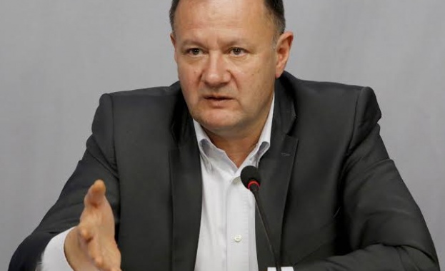 Миков: Очертава се десен бюджет за 2016, който не дава нищо на българските граждани