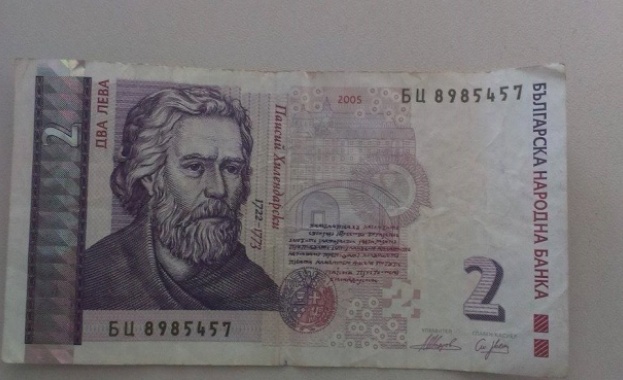 12 милиона монети сменят двулевката