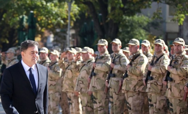 Военният министър: Имаме готовност за участие в Сирия