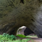 Продължава издирването на затрупаните от свлачището край Крушунските водопади