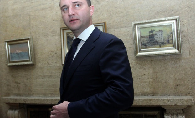 Класът за прослужено време е анахронизъм