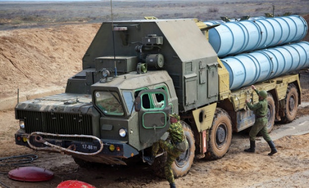 Русия и Иран подписаха споразумение за доставка на системи С-300