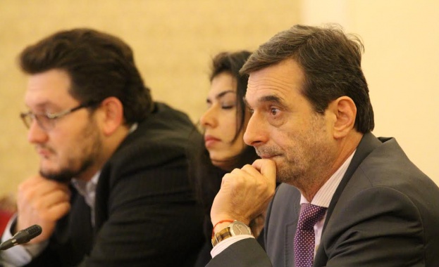 Синдикатите: Не е работа на политиците да се бъркат в осигурителната система