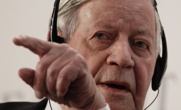 Почина бившият германски канцлер Хелмут Шмит