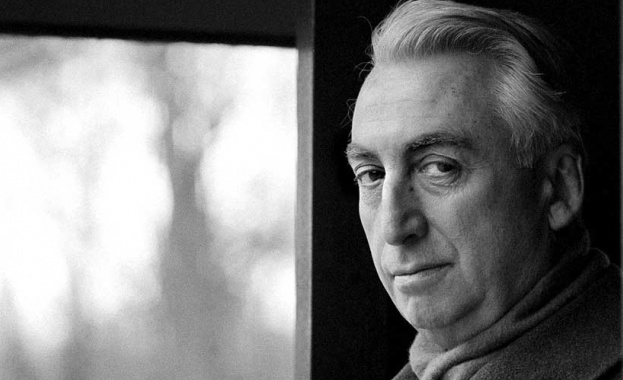 Интригува ме езикът, защото той или ме наранява, или ме съблазнява