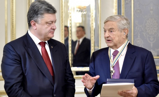 Петро Порошенко награди Джордж Сорос с Орден на свободата